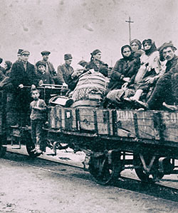Πρόσφυγες από την Σαμψούντα στην Πάτρα. Bain Collection (Library of Congress)